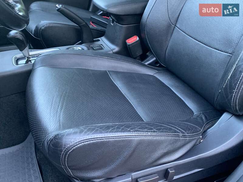 Внедорожник / Кроссовер Mitsubishi Outlander 2015 в Дрогобыче