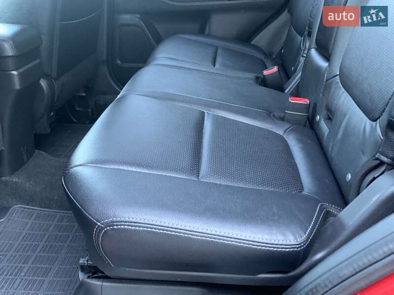 Внедорожник / Кроссовер Mitsubishi Outlander 2015 в Дрогобыче