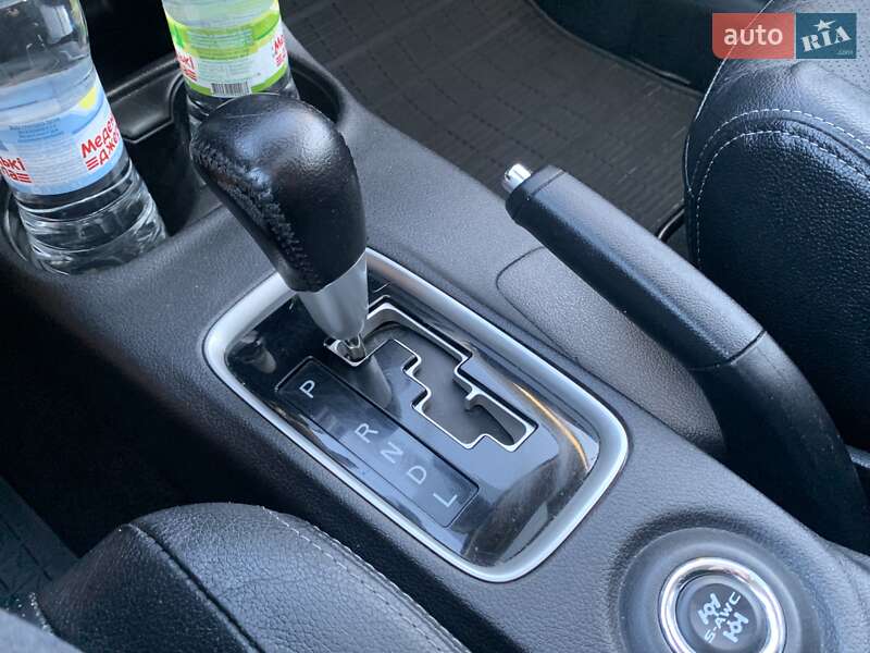 Внедорожник / Кроссовер Mitsubishi Outlander 2015 в Дрогобыче