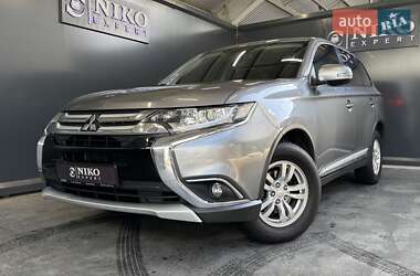 Внедорожник / Кроссовер Mitsubishi Outlander 2017 в Киеве