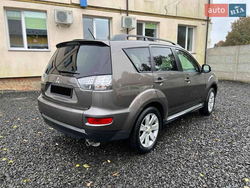 Внедорожник / Кроссовер Mitsubishi Outlander 2013 в Львове