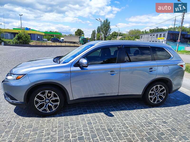 Внедорожник / Кроссовер Mitsubishi Outlander 2014 в Каменском фото 4 Внедорожник / Кроссовер Mitsubishi Outlander 2014 в Каменском