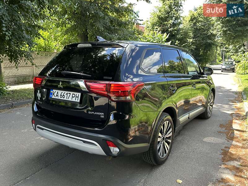 Внедорожник / Кроссовер Mitsubishi Outlander 2019 в Киеве