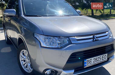 Позашляховик / Кросовер Mitsubishi Outlander 2014 в 