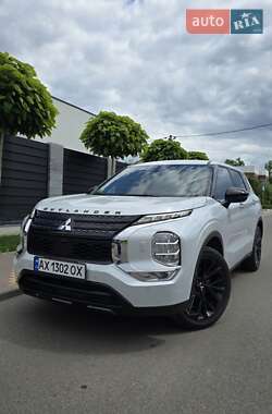 Внедорожник / Кроссовер Mitsubishi Outlander 2022 в Киеве
