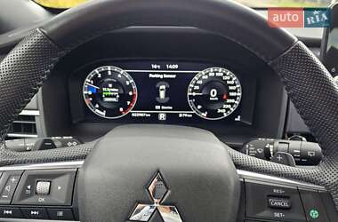 Внедорожник / Кроссовер Mitsubishi Outlander 2022 в 