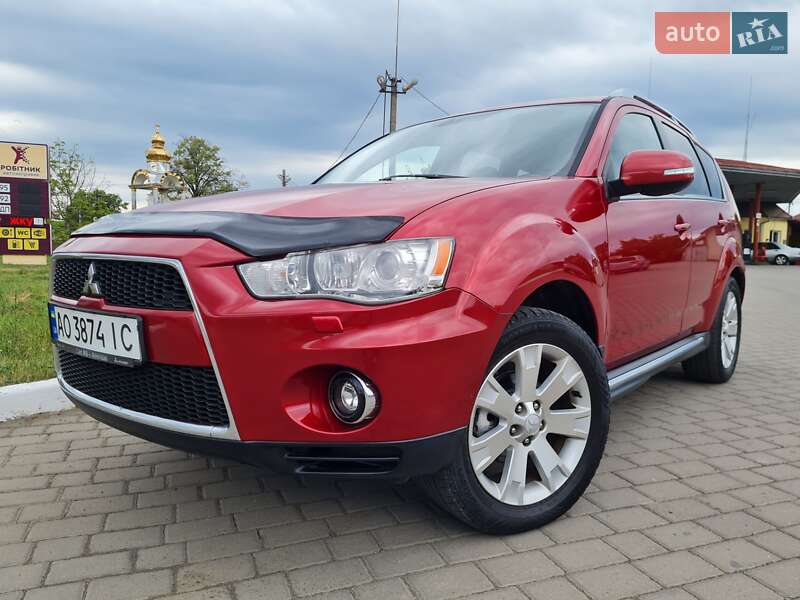 Позашляховик / Кросовер Mitsubishi Outlander 2010 в Білки