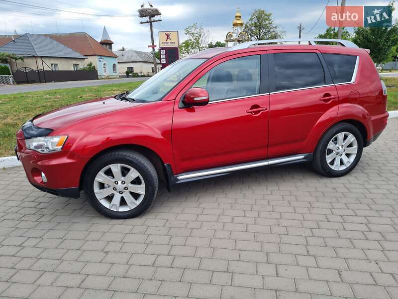 Позашляховик / Кросовер Mitsubishi Outlander 2010 в Білки