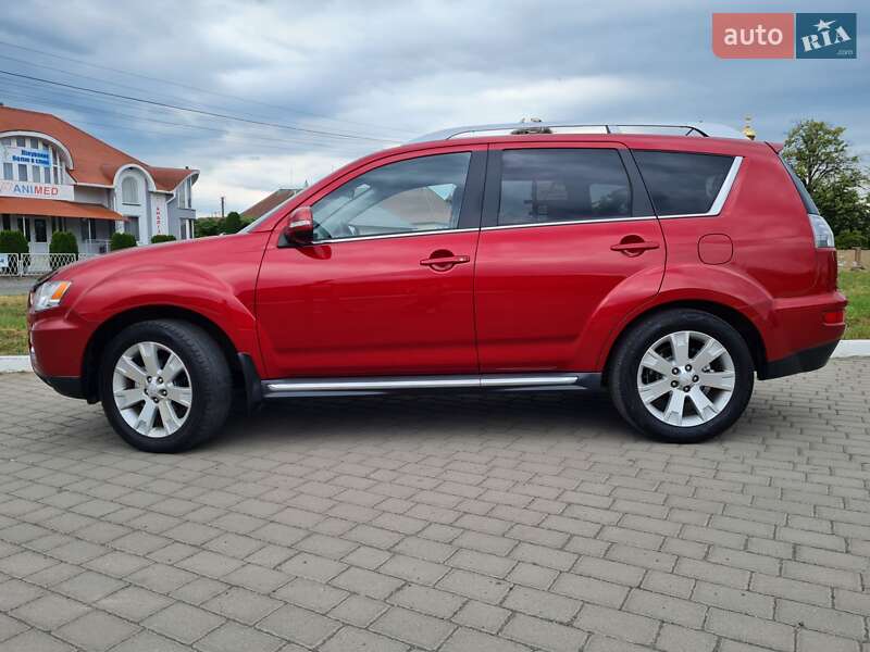 Позашляховик / Кросовер Mitsubishi Outlander 2010 в Білки