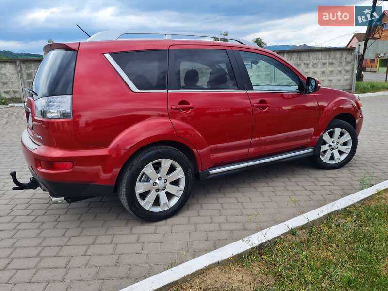Позашляховик / Кросовер Mitsubishi Outlander 2010 в Білки