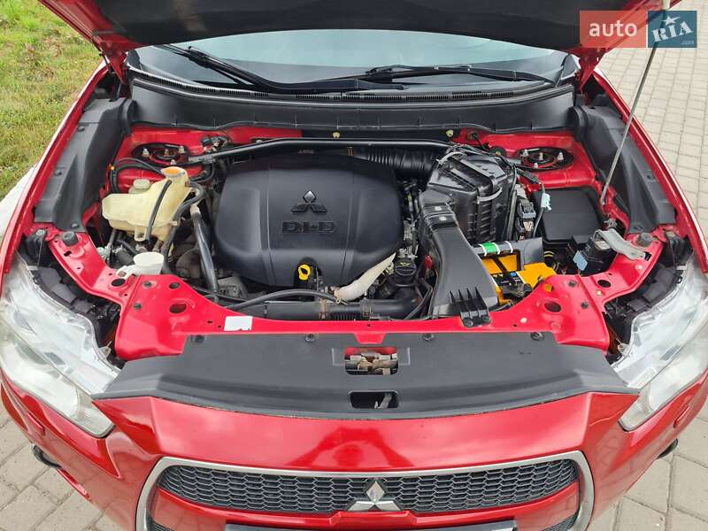 Позашляховик / Кросовер Mitsubishi Outlander 2010 в Білки