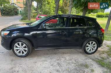 Внедорожник / Кроссовер Mitsubishi Outlander 2013 в 