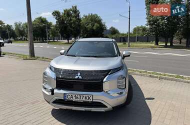 Внедорожник / Кроссовер Mitsubishi Outlander 2022 в Черкассах