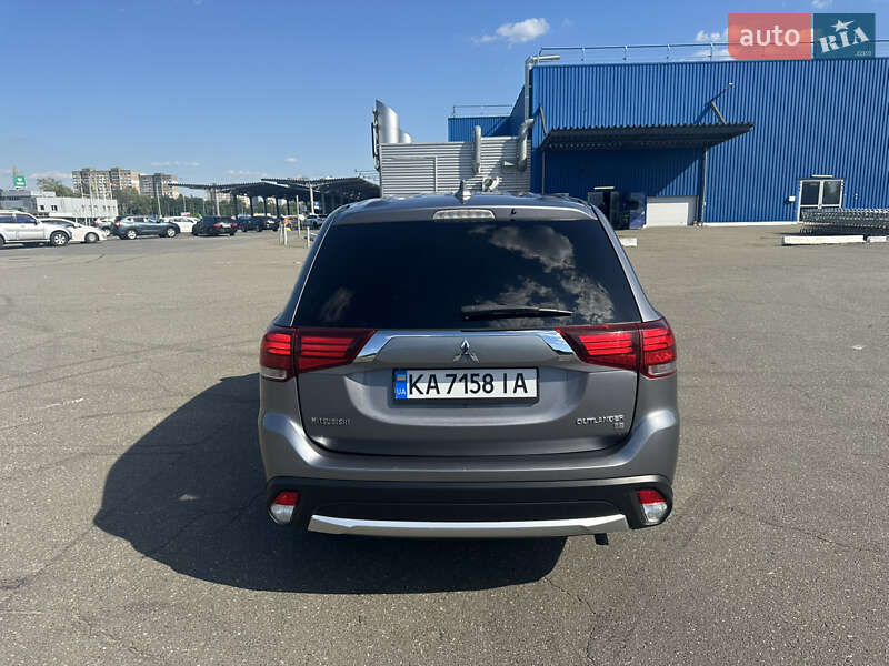 Внедорожник / Кроссовер Mitsubishi Outlander 2017 в Киеве фото 7 Внедорожник / Кроссовер Mitsubishi Outlander 2017 в Киеве