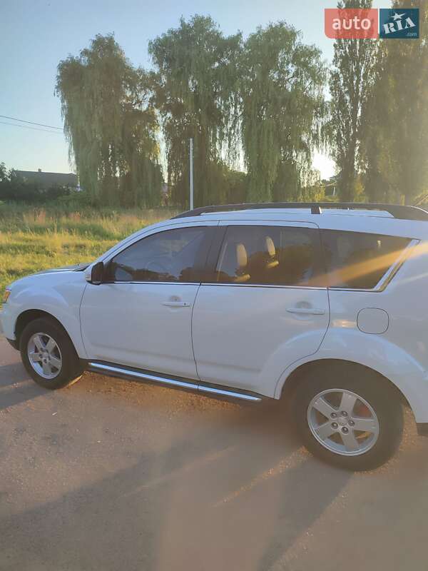 Внедорожник / Кроссовер Mitsubishi Outlander 2012 в Нежине