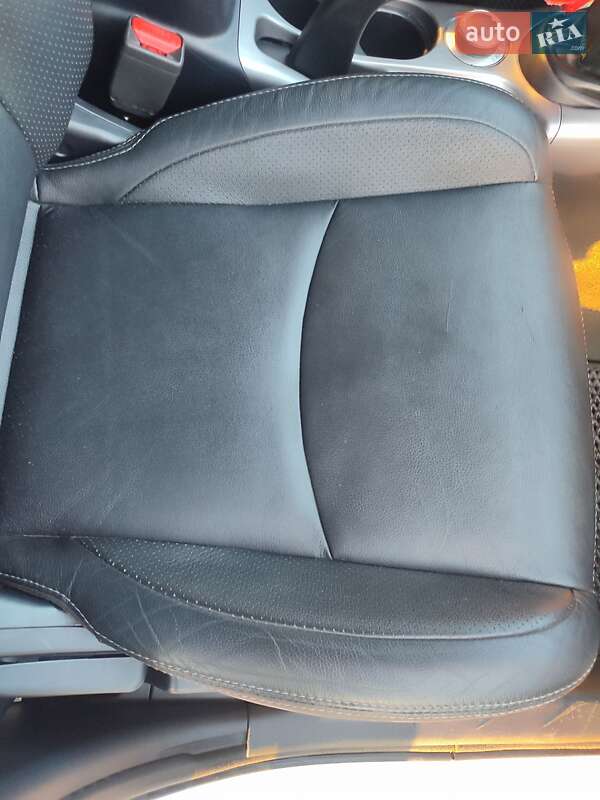 Внедорожник / Кроссовер Mitsubishi Outlander 2012 в Нежине