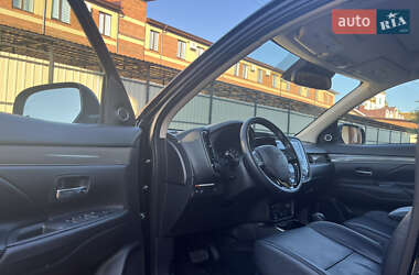 Внедорожник / Кроссовер Mitsubishi Outlander 2019 в 
