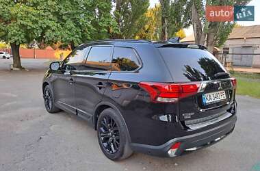 Внедорожник / Кроссовер Mitsubishi Outlander 2018 в 
