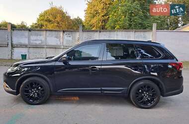 Внедорожник / Кроссовер Mitsubishi Outlander 2018 в 