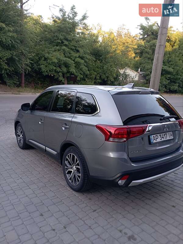 Позашляховик / Кросовер Mitsubishi Outlander 2017 в Запоріжжі