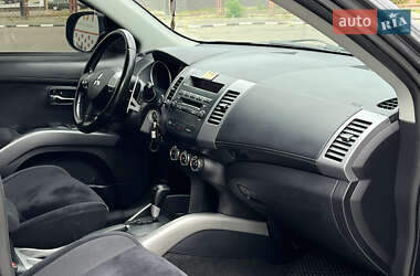 Внедорожник / Кроссовер Mitsubishi Outlander 2011 в 