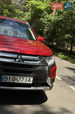 Внедорожник / Кроссовер Mitsubishi Outlander 2017 в 