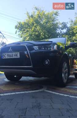 Внедорожник / Кроссовер Mitsubishi Outlander 2010 в Львове