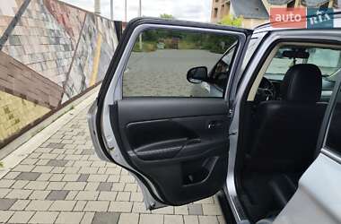 Внедорожник / Кроссовер Mitsubishi Outlander 2013 в 