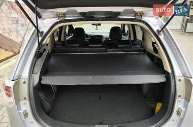 Внедорожник / Кроссовер Mitsubishi Outlander 2013 в 