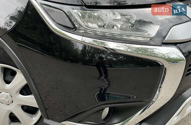 Внедорожник / Кроссовер Mitsubishi Outlander 2021 в 