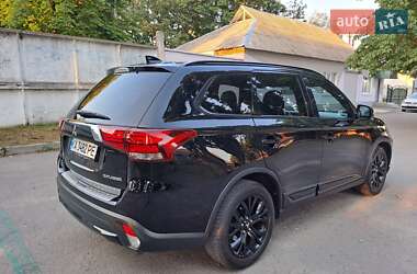 Внедорожник / Кроссовер Mitsubishi Outlander 2018 в 