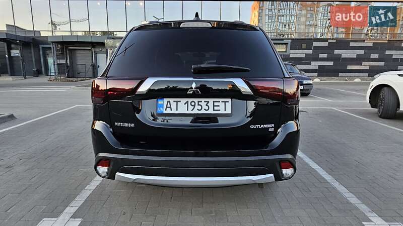 Внедорожник / Кроссовер Mitsubishi Outlander 2017 в Ивано-Франковске