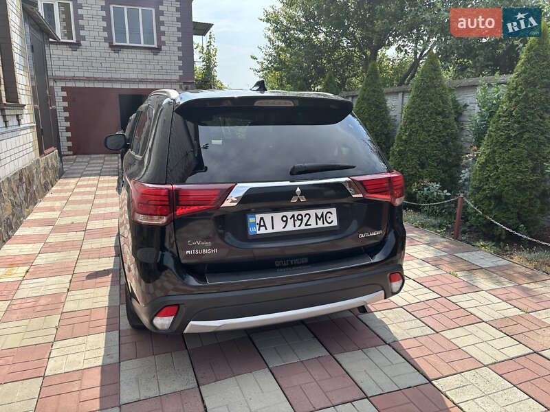Внедорожник / Кроссовер Mitsubishi Outlander 2018 в Киеве
