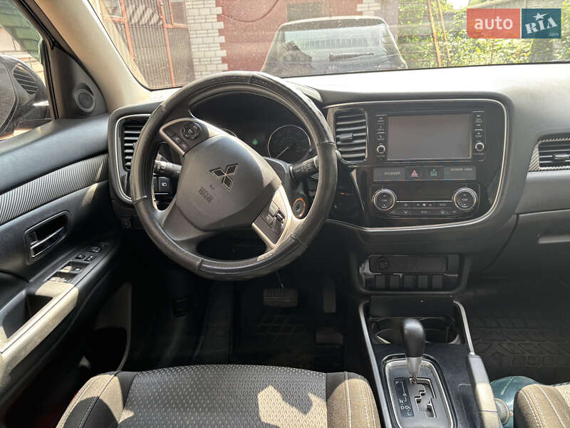 Внедорожник / Кроссовер Mitsubishi Outlander 2018 в Киеве