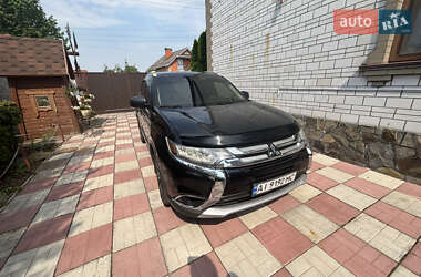 Позашляховик / Кросовер Mitsubishi Outlander 2018 в 