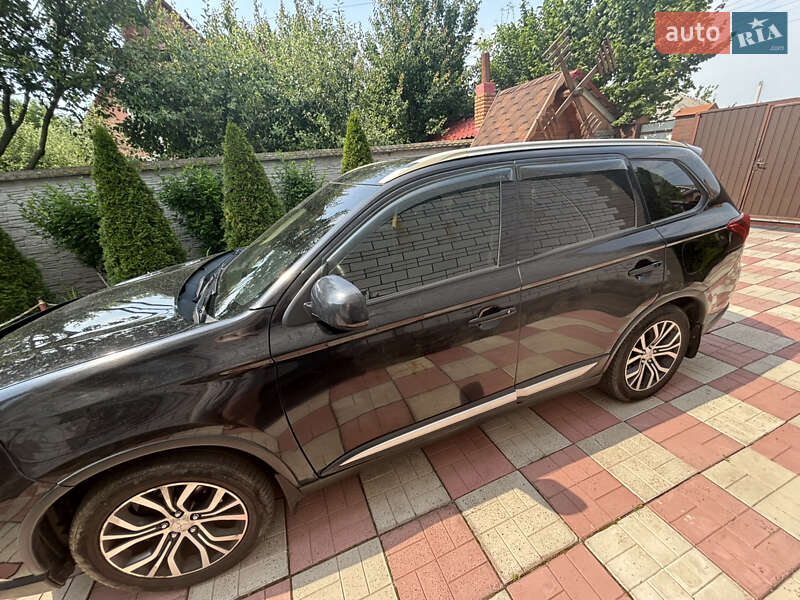 Внедорожник / Кроссовер Mitsubishi Outlander 2018 в Киеве