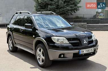 Внедорожник / Кроссовер Mitsubishi Outlander 2006 в 