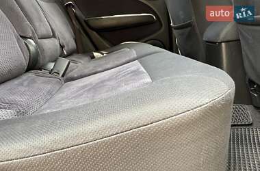 Внедорожник / Кроссовер Mitsubishi Outlander 2006 в 