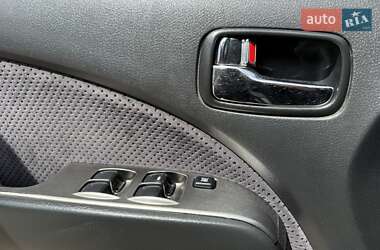Внедорожник / Кроссовер Mitsubishi Outlander 2006 в 