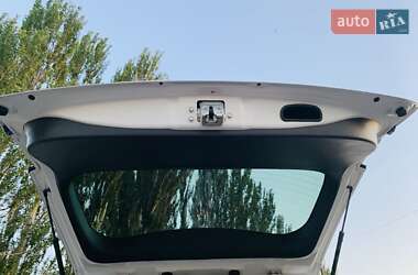 Внедорожник / Кроссовер Mitsubishi Outlander 2012 в 