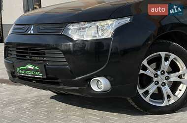 Внедорожник / Кроссовер Mitsubishi Outlander 2012 в 