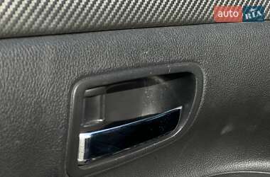 Внедорожник / Кроссовер Mitsubishi Outlander 2012 в 