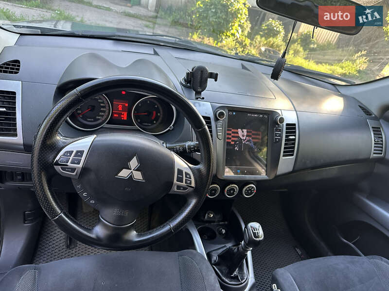 Внедорожник / Кроссовер Mitsubishi Outlander 2007 в Чутове