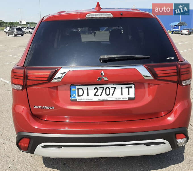 Внедорожник / Кроссовер Mitsubishi Outlander 2019 в Полтаве