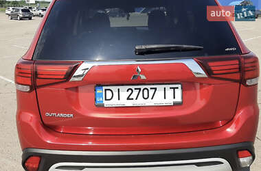 Внедорожник / Кроссовер Mitsubishi Outlander 2019 в 