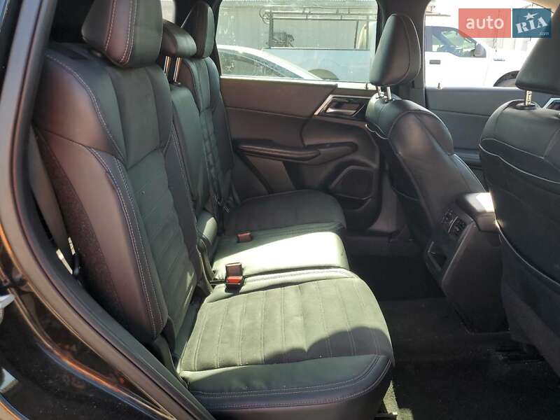Позашляховик / Кросовер Mitsubishi Outlander 2023 в Хмельницькому