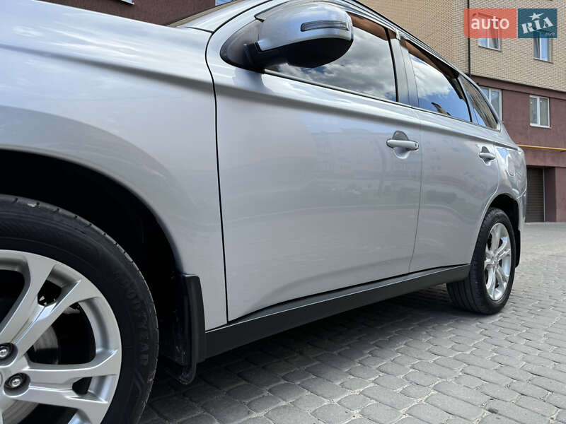 Внедорожник / Кроссовер Mitsubishi Outlander 2013 в Виннице