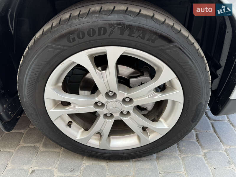Внедорожник / Кроссовер Mitsubishi Outlander 2013 в Виннице