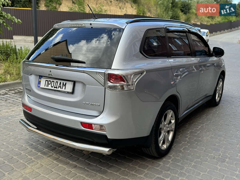 Внедорожник / Кроссовер Mitsubishi Outlander 2013 в Виннице