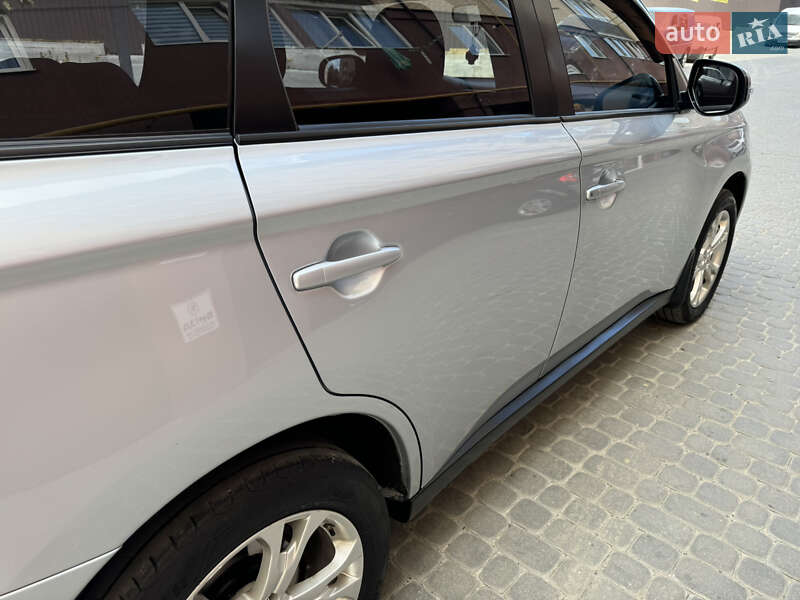 Внедорожник / Кроссовер Mitsubishi Outlander 2013 в Виннице